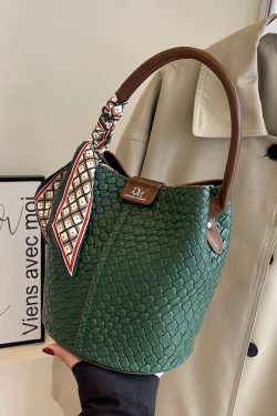 Retro Women's Bucket Bag - 2025 Autumn Style Diamond-Patterned Minimalist Shoulder Handbag