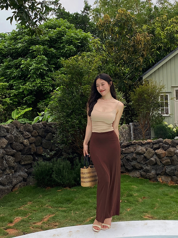 Reversible Long Skirt in Ice Silk Feel - High-End Fabric, Slim Fit, Elastic Waist, Luxe Style for Effortless Elegance Reversible Long Skirt in Ice Silk Feel - High-End Fabric, Slim Fit, Elastic Waist, Luxe Style for Effortless Elegance