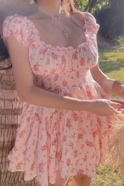 Romantic Floral Puff Sleeve Dress with French Square Neck - Handmade Hawaiian Style for Spring/Summer Vacation 2025