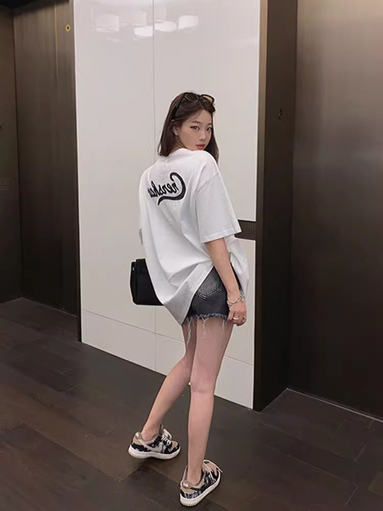 Rose Red Plus Size Loose Fit Cotton Short Sleeve T-Shirt for Women - Casual Mid-Length Top, Perfect for Everyday Wear Rose Red Plus Size Loose Fit Cotton Short Sleeve T-Shirt for Women - Casual Mid-Length Top, Perfect for Everyday Wear