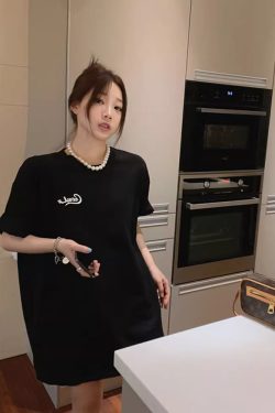 Rose Red Plus Size Loose Fit Cotton Short Sleeve T-Shirt for Women - Casual Mid-Length Top, Perfect for Everyday Wear