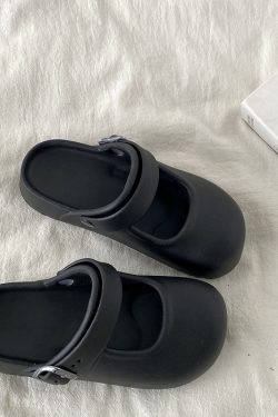 Round-Toe Mary Jane Slippers for Women - Summer 2025 Thick-Soled Closed-Toe Half Slippers, Trendy Holey Design for Outdoor Wear