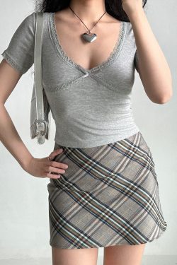 Sexy Lace Trim Low-Cut V-Neck Ribbed Short-Sleeve T-Shirt for Women - Slim Fit European American Style Top