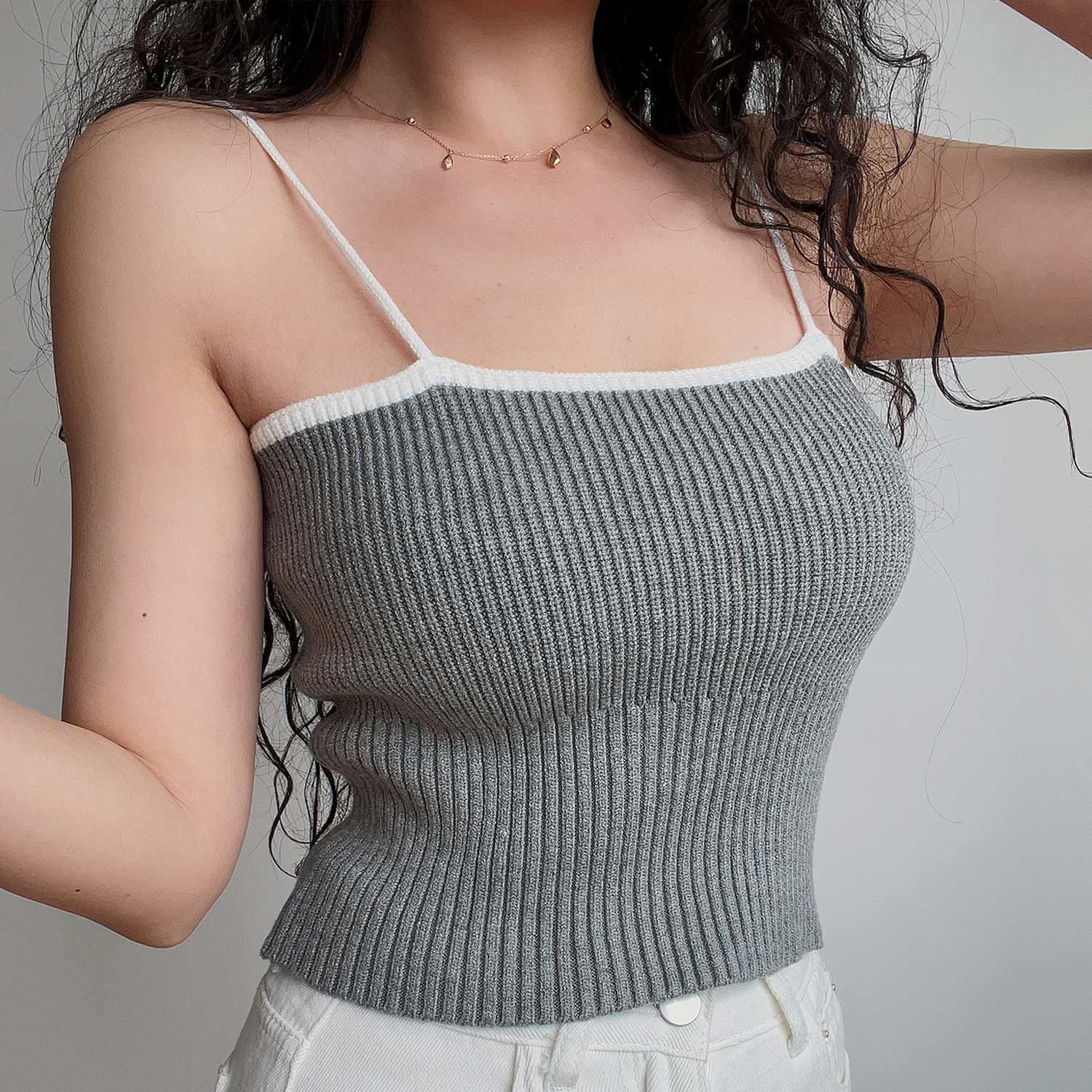 Sexy Minimalist Color-Blocking High-Waisted Knitted Camisole for Women - European American Style Slim-Fit Top Sexy Minimalist Color-Blocking High-Waisted Knitted Camisole for Women - European American Style Slim-Fit Top