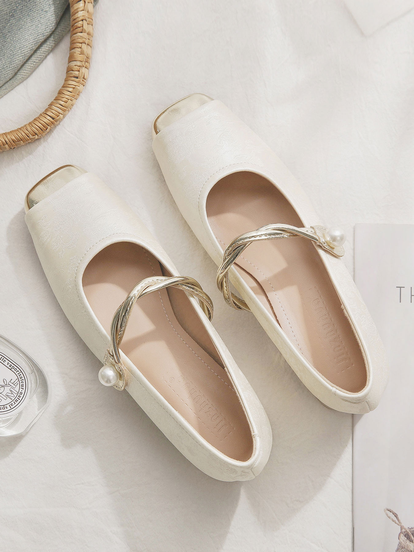 Sheepskin National Style Cheongsam Mary Jane Shoes for Women - Elegant Evening Flats, French-Inspired Design for Skirts Sheepskin National Style Cheongsam Mary Jane Shoes for Women - Elegant Evening Flats, French-Inspired Design for Skirts