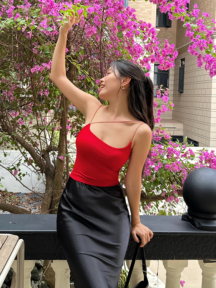 Slanted Shoulder Strap Camisole for Women - Unique Itchy Design, Versatile Short Top for Y2K and European Styles Slanted Shoulder Strap Camisole for Women - Unique Itchy Design, Versatile Short Top for Y2K and European Styles