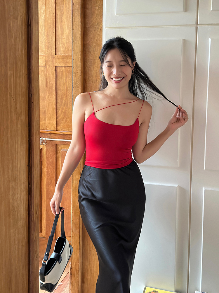 Slanted Shoulder Strap Camisole for Women - Unique Itchy Design, Versatile Short Top for Y2K and European Styles Slanted Shoulder Strap Camisole for Women - Unique Itchy Design, Versatile Short Top for Y2K and European Styles