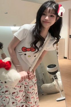 Spicy Girl Kitty Cat Print White Short Sleeve T-Shirt for Women - Summer Round Neck Slim Fit Sweet Flattering Top