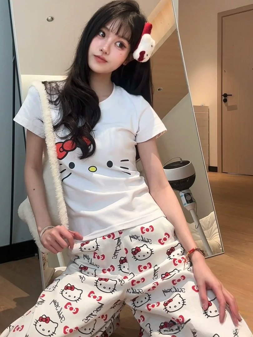 Spicy Girl Kitty Cat Print White Short Sleeve T-Shirt for Women - Summer Round Neck Slim Fit Sweet Flattering Top Spicy Girl Kitty Cat Print White Short Sleeve T-Shirt for Women - Summer Round Neck Slim Fit Sweet Flattering Top