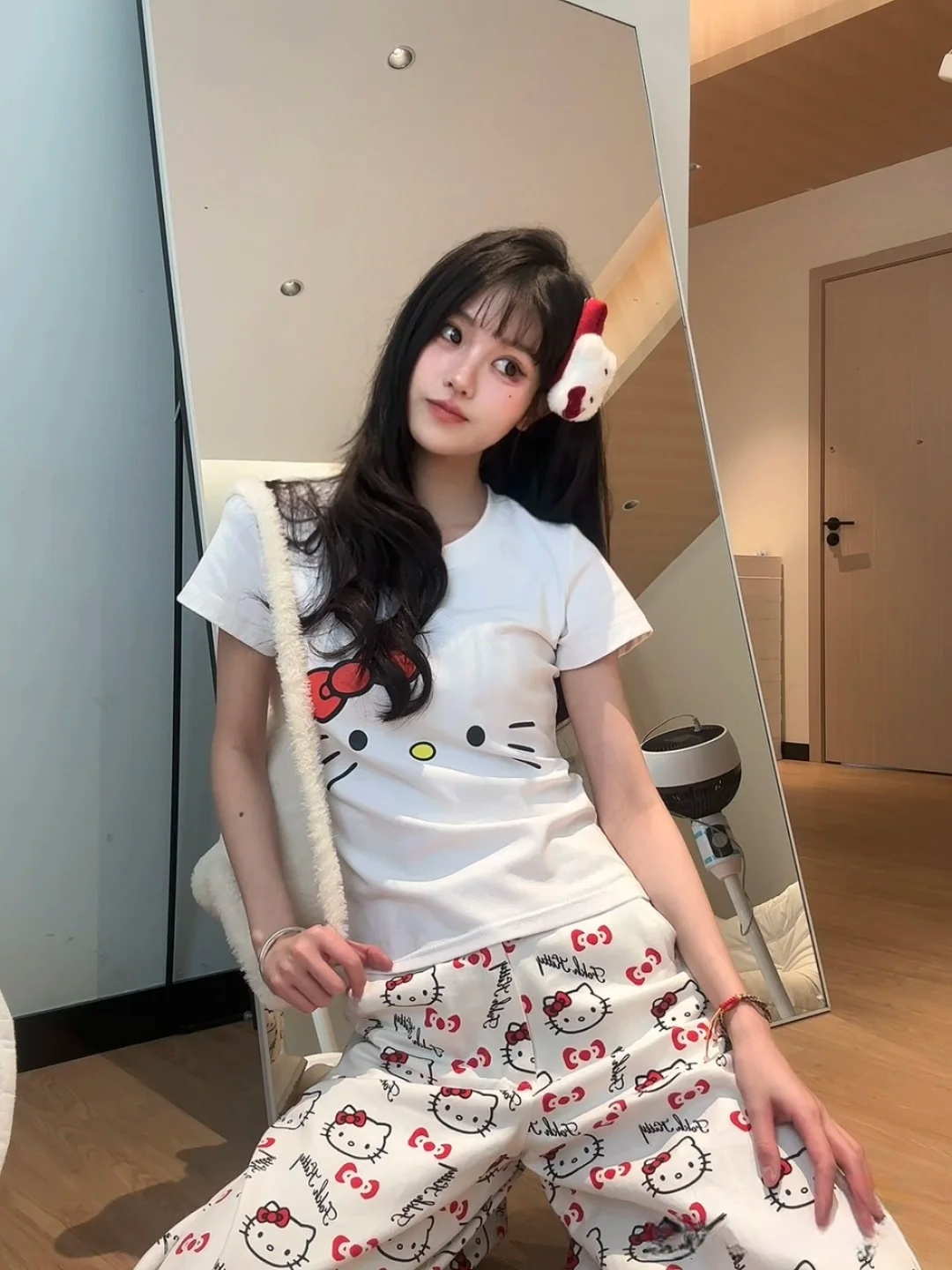 Spicy Girl Kitty Cat Print White Short Sleeve T-Shirt for Women - Summer Round Neck Slim Fit Sweet Flattering Top Spicy Girl Kitty Cat Print White Short Sleeve T-Shirt for Women - Summer Round Neck Slim Fit Sweet Flattering Top