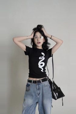 Spicy Girl Snake Print Black Short-Sleeve T-Shirt for Women - Slim Fit Summer Top, Versatile American Style Fashion
