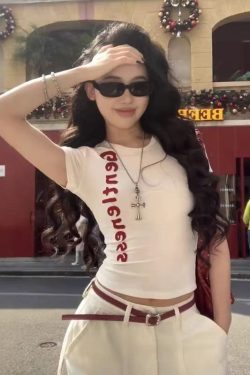 Spicy Girl White Letter Print Short-Sleeve T-Shirt for Women - Slim Fit Summer Top, American Style, Trendy Fashion Essential