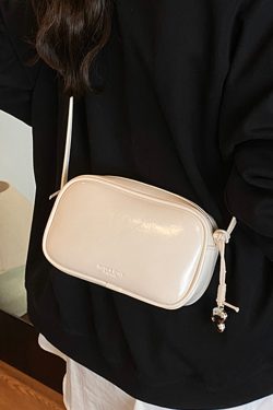 Stylish 2025 Women's Red Shoulder Bag - High-Quality Commuter Crossbody Small Square Purse for Everyday Use