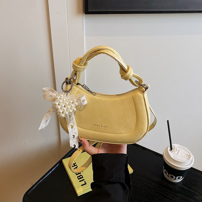 Stylish Minimalist Crossbody Saddle Bag for Women - Versatile 2025 Summer Handbag for Commuting and Everyday Use Stylish Minimalist Crossbody Saddle Bag for Women - Versatile 2025 Summer Handbag for Commuting and Everyday Use