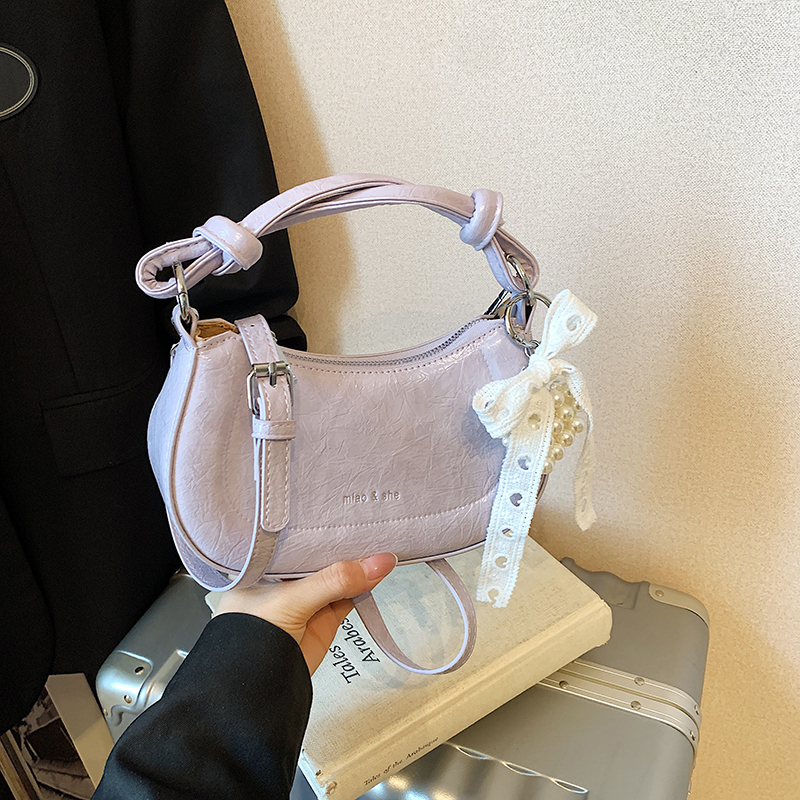 Stylish Minimalist Crossbody Saddle Bag for Women - Versatile 2025 Summer Handbag for Commuting and Everyday Use Stylish Minimalist Crossbody Saddle Bag for Women - Versatile 2025 Summer Handbag for Commuting and Everyday Use