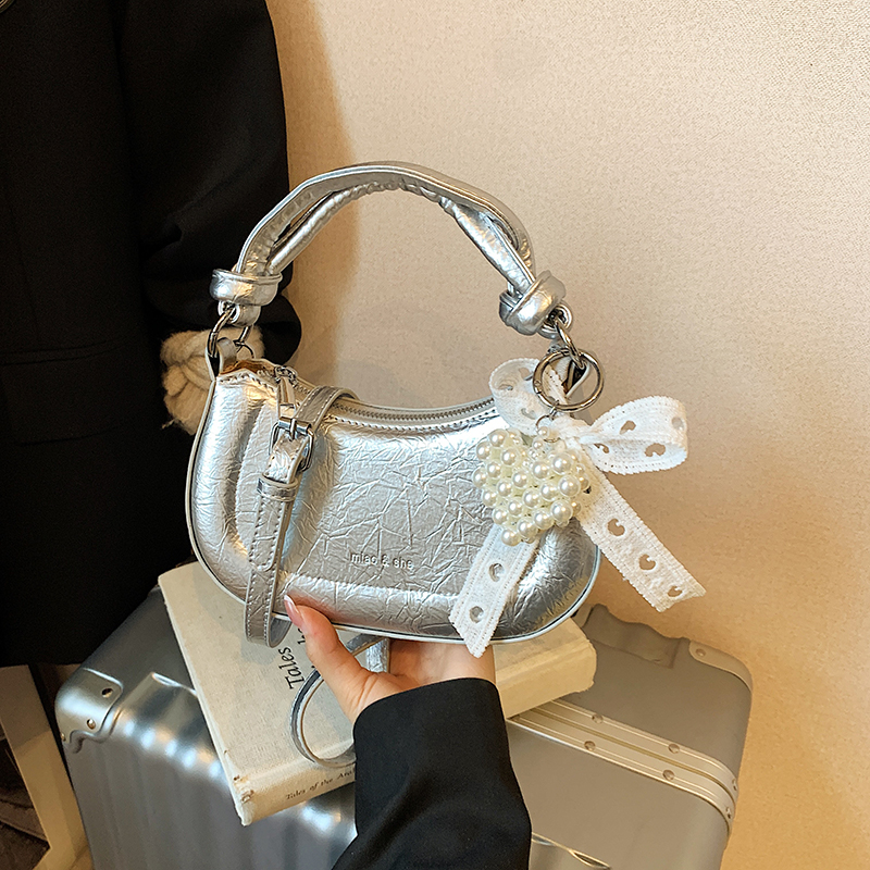 Stylish Minimalist Crossbody Saddle Bag for Women - Versatile 2025 Summer Handbag for Commuting and Everyday Use Stylish Minimalist Crossbody Saddle Bag for Women - Versatile 2025 Summer Handbag for Commuting and Everyday Use