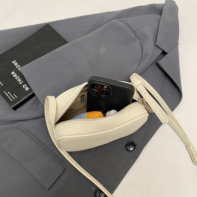 Stylish Yellow Crossbody Phone Bag for Women - Versatile Commuting Accessory, Summer 2025 Trendy Design Stylish Yellow Crossbody Phone Bag for Women - Versatile Commuting Accessory, Summer 2025 Trendy Design