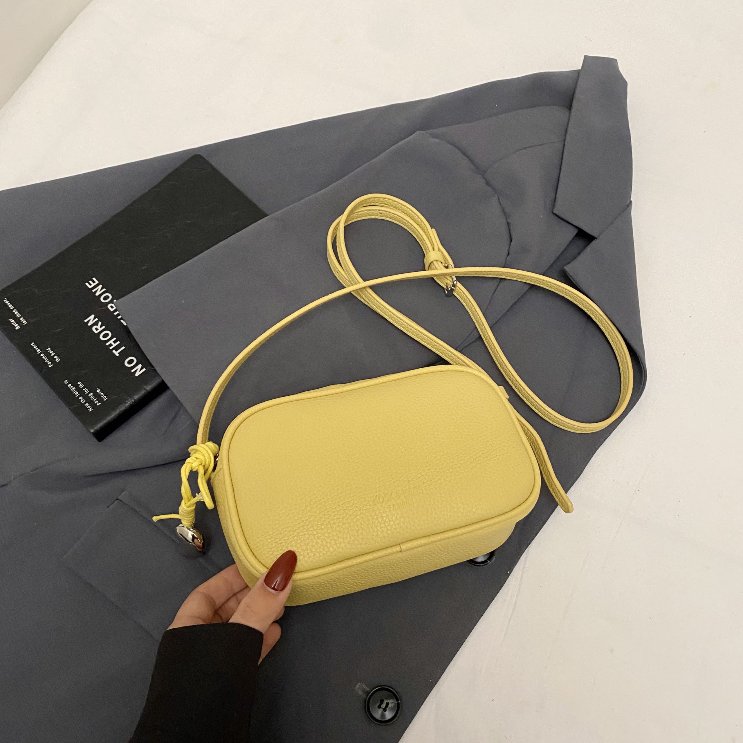Stylish Yellow Crossbody Phone Bag for Women - Versatile Commuting Accessory, Summer 2025 Trendy Design Stylish Yellow Crossbody Phone Bag for Women - Versatile Commuting Accessory, Summer 2025 Trendy Design