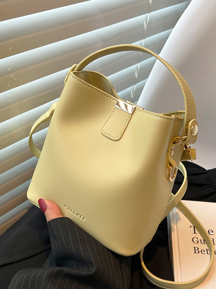 Trendy 2025 High-End Shoulder Bag - Versatile Summer Crossbody Bucket Bag for Work and Everyday Use Trendy 2025 High-End Shoulder Bag - Versatile Summer Crossbody Bucket Bag for Work and Everyday Use