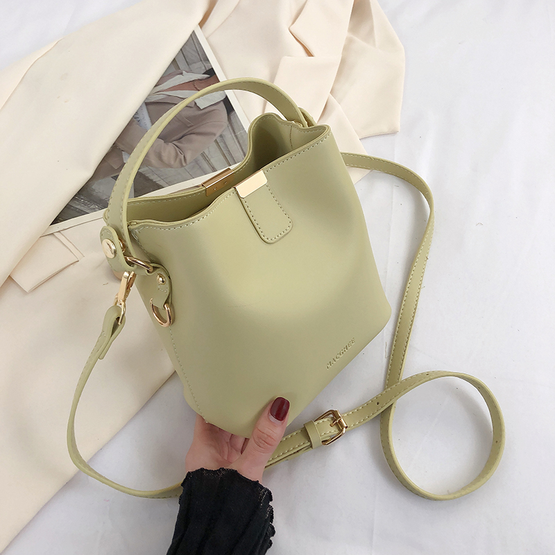 Trendy 2025 High-End Shoulder Bag - Versatile Summer Crossbody Bucket Bag for Work and Everyday Use Trendy 2025 High-End Shoulder Bag - Versatile Summer Crossbody Bucket Bag for Work and Everyday Use