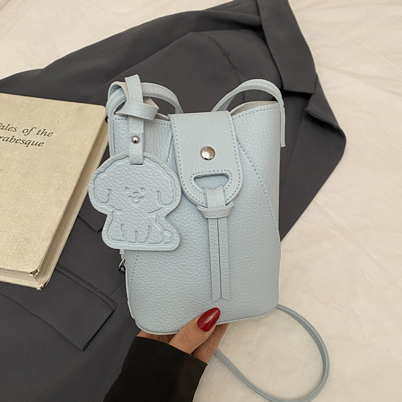 Trendy 2025 Small Bucket Bag for Women - Versatile Crossbody Shoulder Bag with High-End Fashion Appeal Trendy 2025 Small Bucket Bag for Women - Versatile Crossbody Shoulder Bag with High-End Fashion Appeal