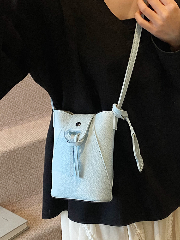 Trendy 2025 Small Bucket Bag for Women - Versatile Crossbody Shoulder Bag with High-End Fashion Appeal Trendy 2025 Small Bucket Bag for Women - Versatile Crossbody Shoulder Bag with High-End Fashion Appeal