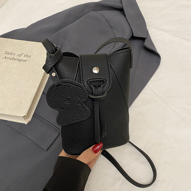 Trendy 2025 Small Bucket Bag for Women - Versatile Crossbody Shoulder Bag with High-End Fashion Appeal Trendy 2025 Small Bucket Bag for Women - Versatile Crossbody Shoulder Bag with High-End Fashion Appeal