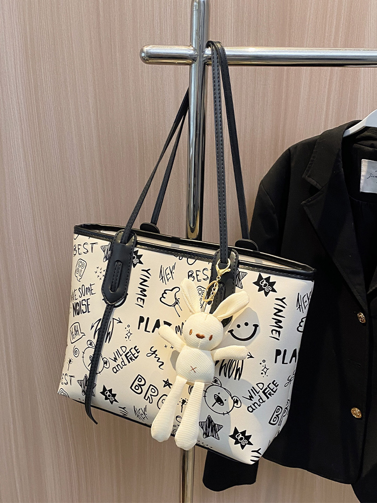 Trendy 2025 Women's Large Capacity Tote Bag - Versatile Commuter Shoulder Bag for Everyday Fashion Trendy 2025 Women's Large Capacity Tote Bag - Versatile Commuter Shoulder Bag for Everyday Fashion