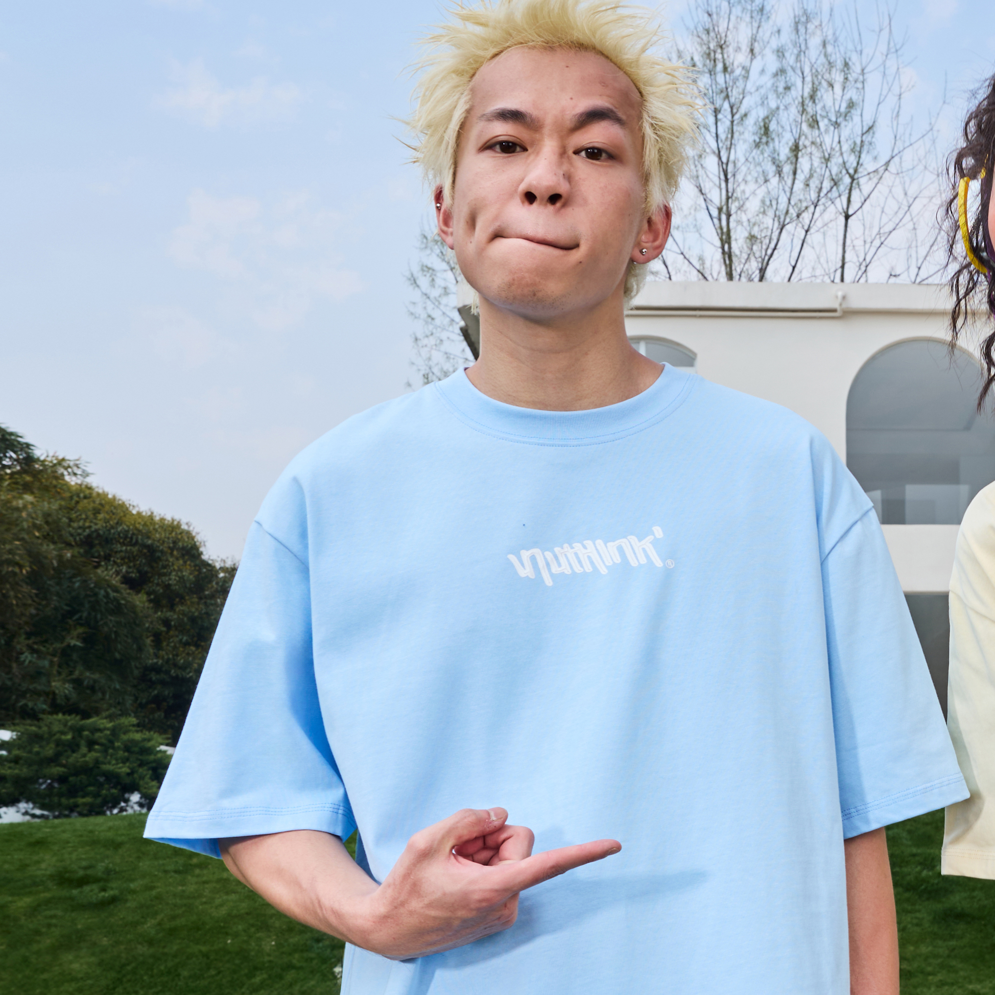 Trendy American Style Letter Print Short Sleeve T-Shirt for Couples - Retro Loose Fit Unisex Summer 2025 Fashion Trendy American Style Letter Print Short Sleeve T-Shirt for Couples - Retro Loose Fit Unisex Summer 2025 Fashion