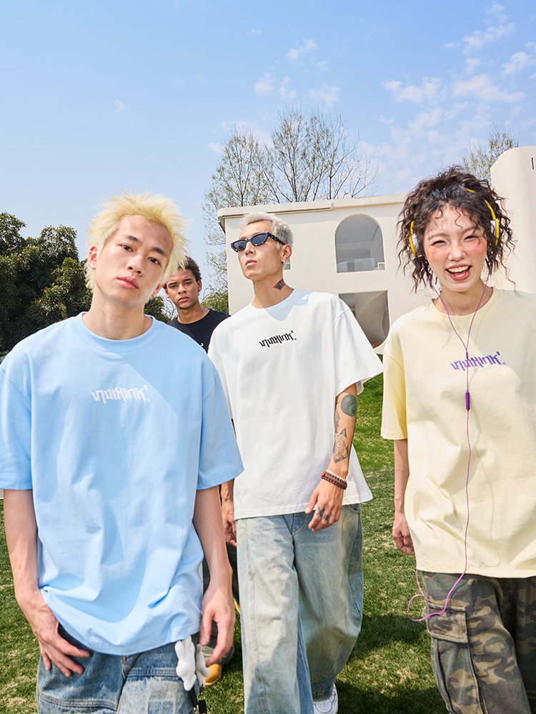 Trendy American Style Letter Print Short Sleeve T-Shirt for Couples - Retro Loose Fit Unisex Summer 2025 Fashion Trendy American Style Letter Print Short Sleeve T-Shirt for Couples - Retro Loose Fit Unisex Summer 2025 Fashion