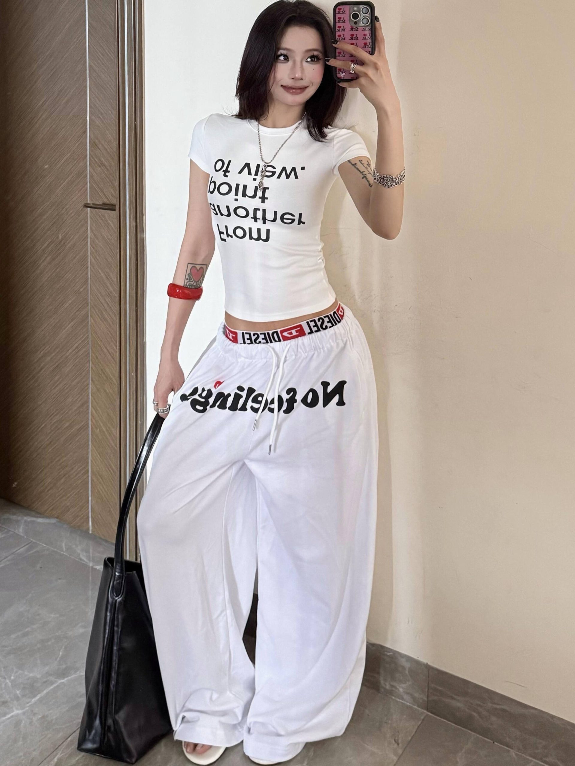 Trendy American Style Letter Print White T-Shirt for Women - Slim Fit Short Sleeve Top for Summer 2025 Fashion Trendy American Style Letter Print White T-Shirt for Women - Slim Fit Short Sleeve Top for Summer 2025 Fashion