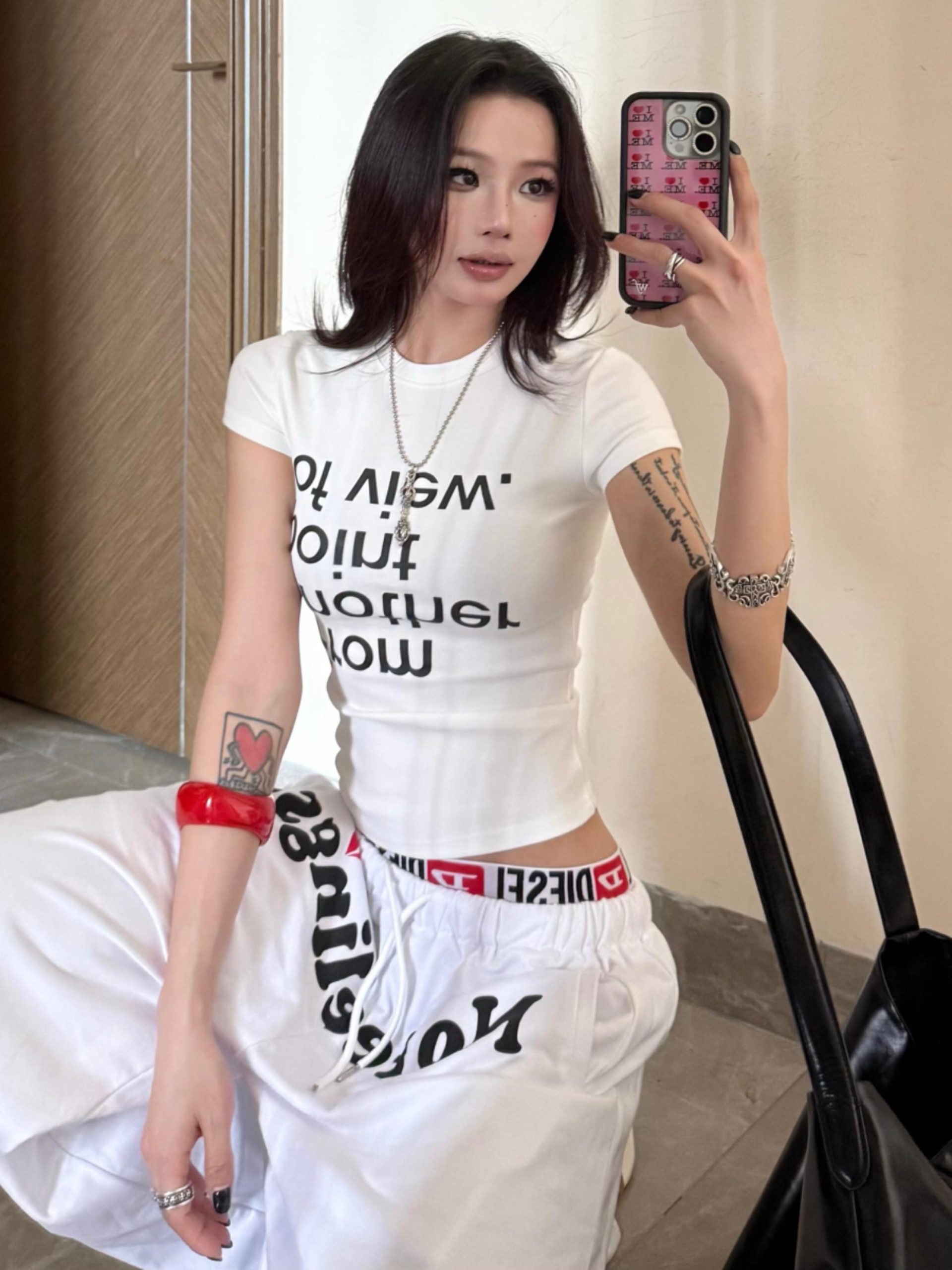Trendy American Style Letter Print White T-Shirt for Women - Slim Fit Short Sleeve Top for Summer 2025 Fashion Trendy American Style Letter Print White T-Shirt for Women - Slim Fit Short Sleeve Top for Summer 2025 Fashion