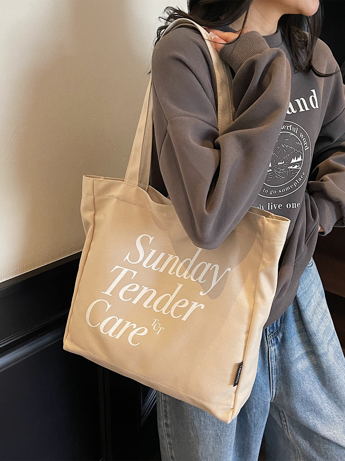 Trendy Canvas Tote Bag for Women, 2025 Casual Single-Shoulder Design, Spacious Student Bag, Everyday Essential Trendy Canvas Tote Bag for Women, 2025 Casual Single-Shoulder Design, Spacious Student Bag, Everyday Essential