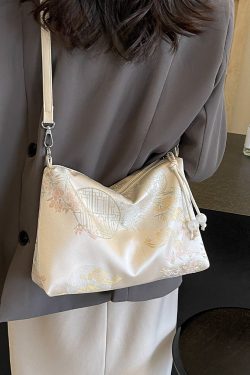 Trendy Chinese-Style Women's Shoulder Tote Bag 2025 – Large Capacity Crossbody Bag for Commuting and Everyday Use