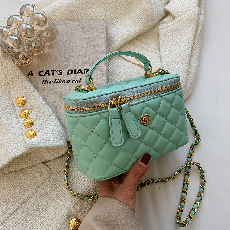 Trendy Diamond-Patterned Handbag for Women - Spring/Summer 2025 Shoulder & Crossbody Chain Bag - Chic Small Fashion Accessory Trendy Diamond-Patterned Handbag for Women - Spring/Summer 2025 Shoulder & Crossbody Chain Bag - Chic Small Fashion Accessory