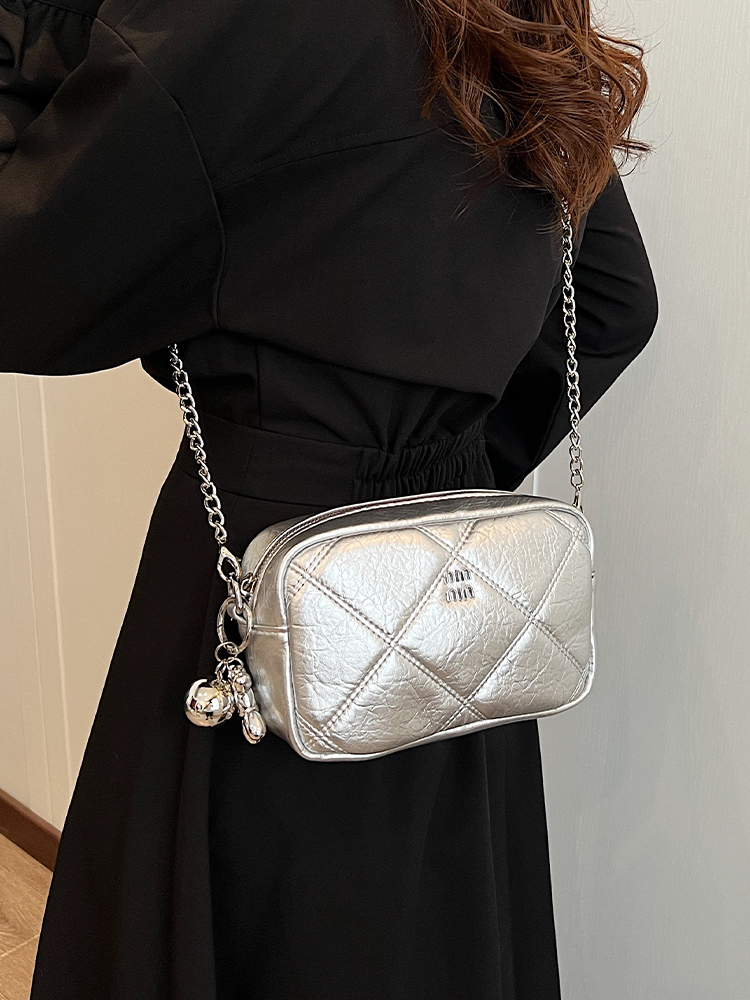 Trendy Diamond Quilted Square Bag for Women, Korean Style INS Fashion, Summer 2025 Shoulder Bag, Small Chanel-Inspired Design Trendy Diamond Quilted Square Bag for Women, Korean Style INS Fashion, Summer 2025 Shoulder Bag, Small Chanel-Inspired Design