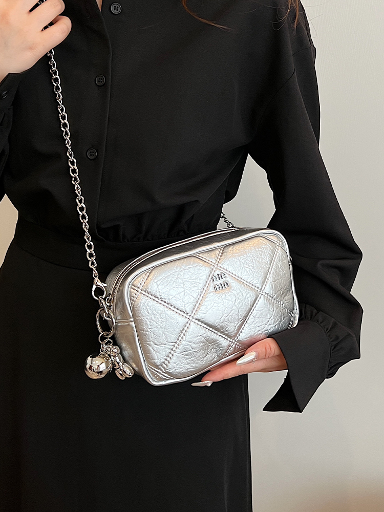 Trendy Diamond Quilted Square Bag for Women, Korean Style INS Fashion, Summer 2025 Shoulder Bag, Small Chanel-Inspired Design Trendy Diamond Quilted Square Bag for Women, Korean Style INS Fashion, Summer 2025 Shoulder Bag, Small Chanel-Inspired Design