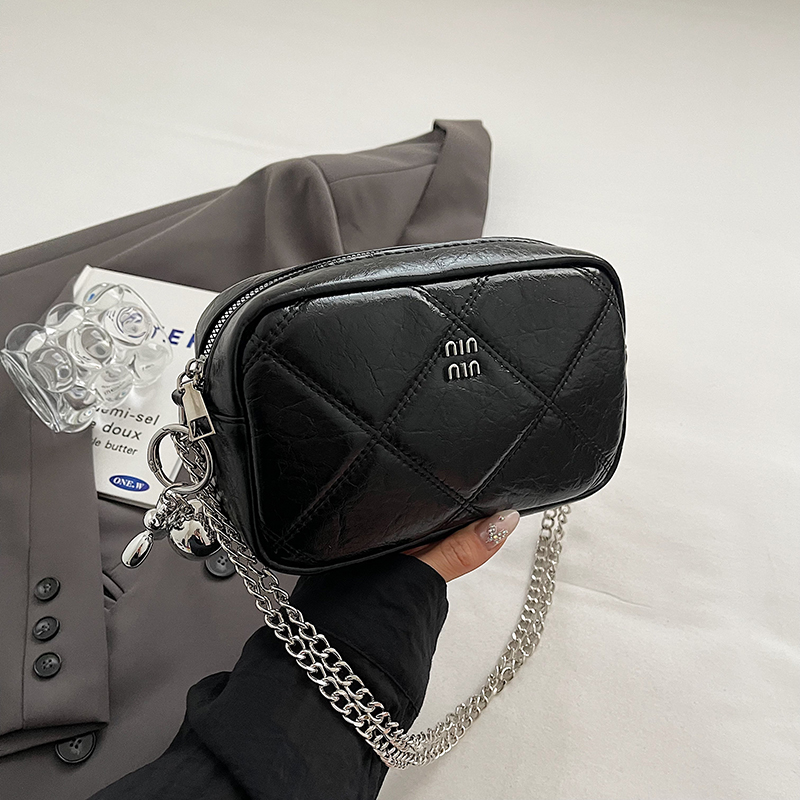 Trendy Diamond Quilted Square Bag for Women, Korean Style INS Fashion, Summer 2025 Shoulder Bag, Small Chanel-Inspired Design Trendy Diamond Quilted Square Bag for Women, Korean Style INS Fashion, Summer 2025 Shoulder Bag, Small Chanel-Inspired Design