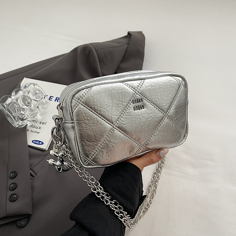 Trendy Diamond Quilted Square Bag for Women, Korean Style INS Fashion, Summer 2025 Shoulder Bag, Small Chanel-Inspired Design Trendy Diamond Quilted Square Bag for Women, Korean Style INS Fashion, Summer 2025 Shoulder Bag, Small Chanel-Inspired Design