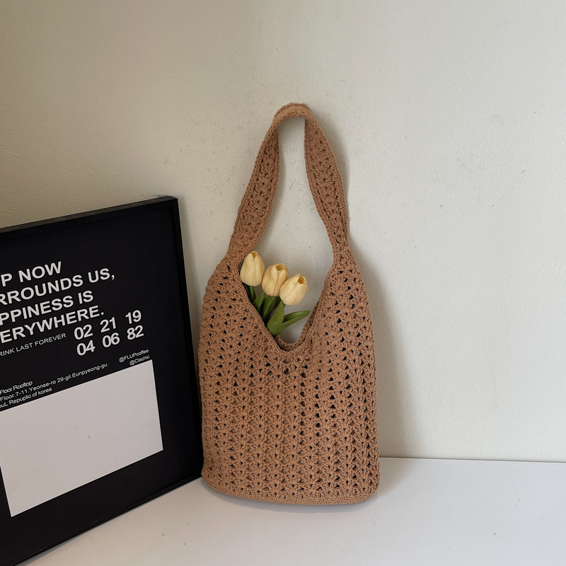 Trendy Knitted Women's Shoulder Bag - 2025 Lazy Style Large Capacity Tote for Class and Commuting Trendy Knitted Women's Shoulder Bag - 2025 Lazy Style Large Capacity Tote for Class and Commuting