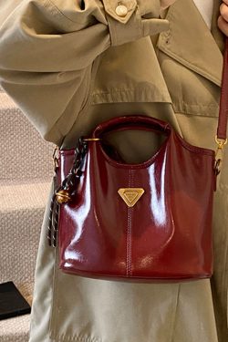 Trendy Korean Oil Wax Leather Small Square Shoulder Bag for Women - Versatile 2025 High-End Fashion Accessory