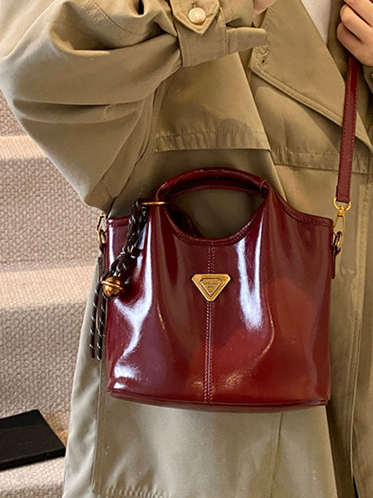 Trendy Korean Oil Wax Leather Small Square Shoulder Bag for Women - Versatile 2025 High-End Fashion Accessory Trendy Korean Oil Wax Leather Small Square Shoulder Bag for Women - Versatile 2025 High-End Fashion Accessory