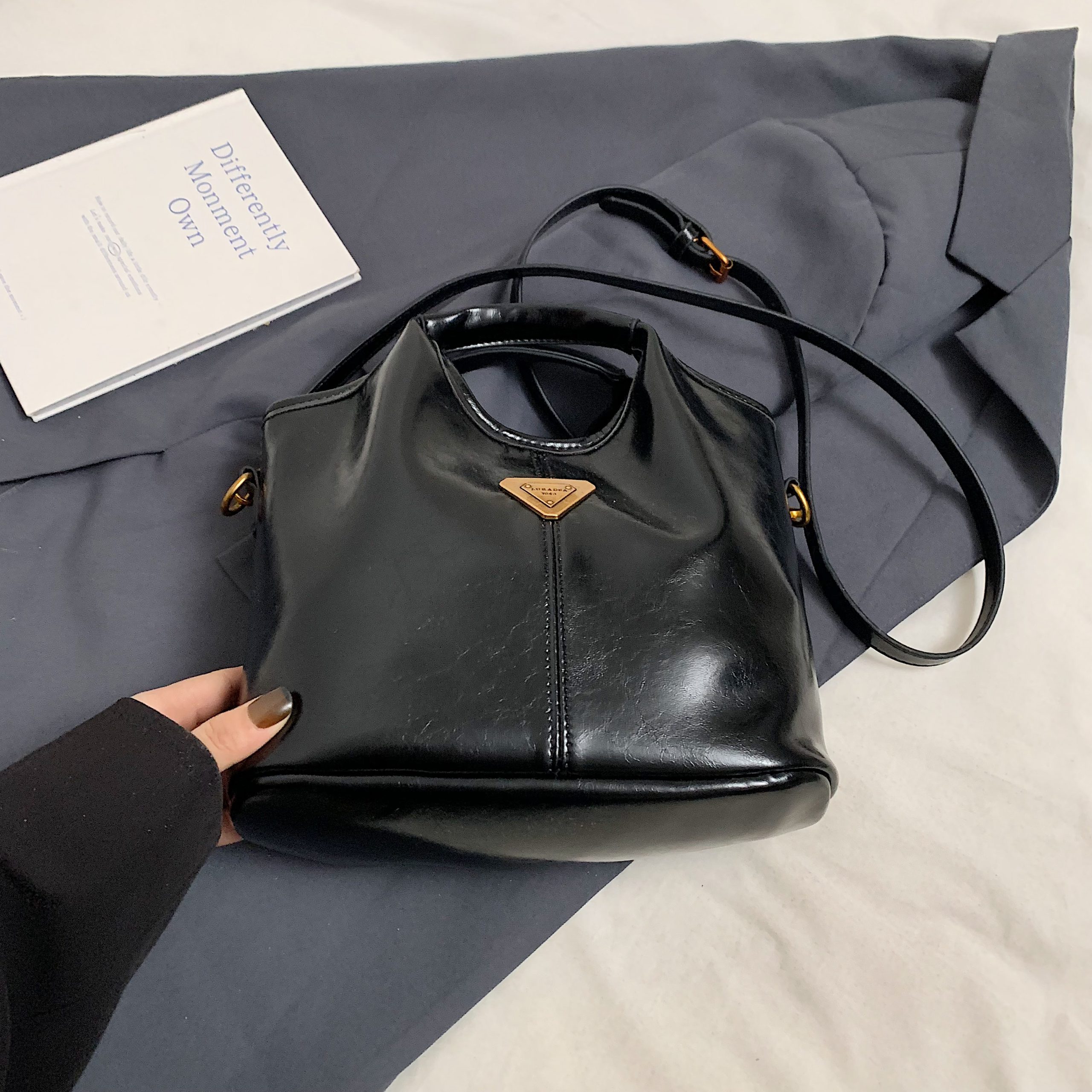 Trendy Korean Oil Wax Leather Small Square Shoulder Bag for Women - Versatile 2025 High-End Fashion Accessory Trendy Korean Oil Wax Leather Small Square Shoulder Bag for Women - Versatile 2025 High-End Fashion Accessory