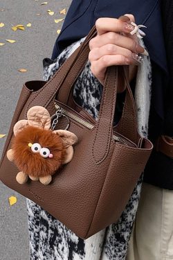 Trendy Korean Style Bucket Bag for Women - Minimalist Versatile Shoulder Bag for Winter 2025, High-End Casual Fashion