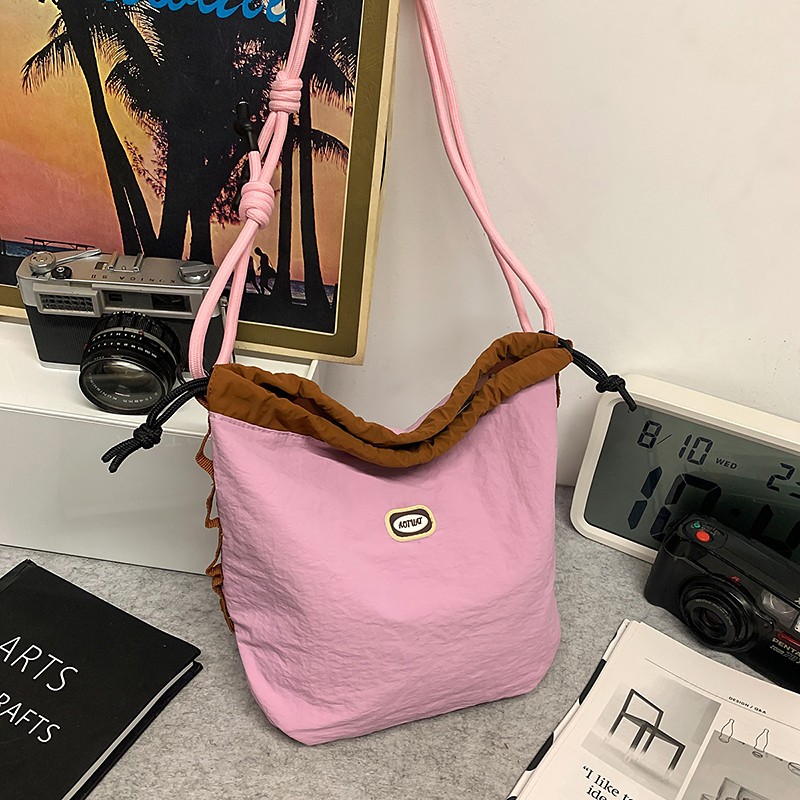 Trendy Korean Style Large Capacity Nylon Crossbody Bucket Bag for Women - Summer 2025 Niche Design Trendy Korean Style Large Capacity Nylon Crossbody Bucket Bag for Women - Summer 2025 Niche Design