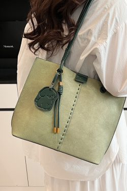 Trendy Korean Style Large-Capacity Tote Bag for Women - Versatile High-End Shoulder Bag for Commuting in 2025