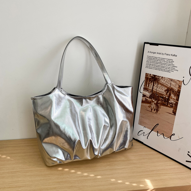 Trendy Korean-Style Silver Tote Bag for Women - Large Capacity Shoulder Bag for Class and Commuting, Perfect for 2025 Trendy Korean-Style Silver Tote Bag for Women - Large Capacity Shoulder Bag for Class and Commuting, Perfect for 2025