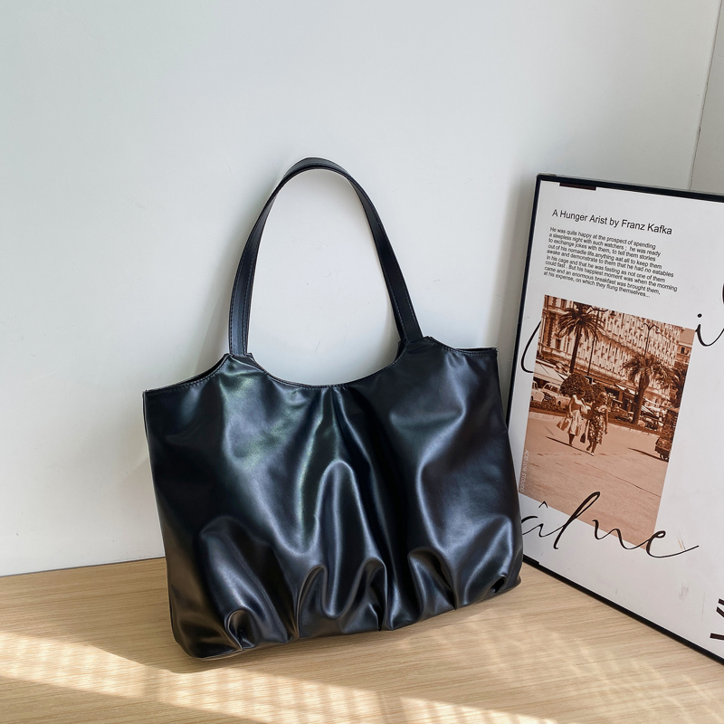 Trendy Korean-Style Silver Tote Bag for Women - Large Capacity Shoulder Bag for Class and Commuting, Perfect for 2025 Trendy Korean-Style Silver Tote Bag for Women - Large Capacity Shoulder Bag for Class and Commuting, Perfect for 2025