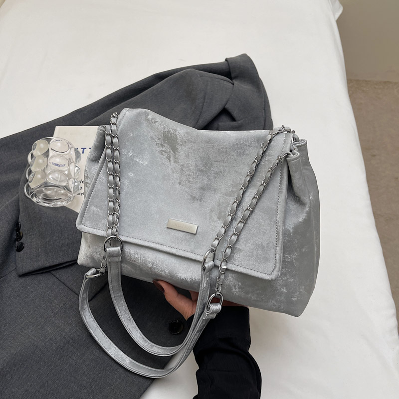 Trendy Korean Style Tote Bag for Women | 2025 Casual Underarm Bag | Versatile High-End Commuting Handbag Trendy Korean Style Tote Bag for Women | 2025 Casual Underarm Bag | Versatile High-End Commuting Handbag