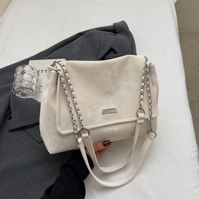 Trendy Korean Style Tote Bag for Women | 2025 Casual Underarm Bag | Versatile High-End Commuting Handbag Trendy Korean Style Tote Bag for Women | 2025 Casual Underarm Bag | Versatile High-End Commuting Handbag